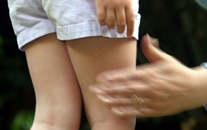 Bắt khẩn cấp người đàn ông 67 tuổi nghi xâm hại 2 bé gái ở Hải Phòng