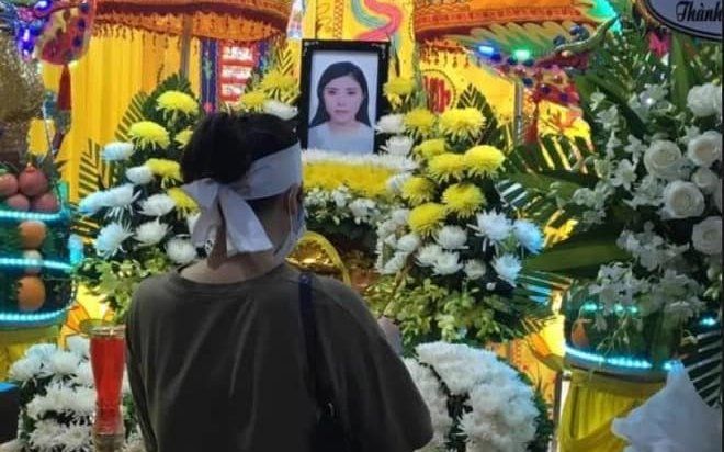 Xót xa cảnh tang lễ của sao nữ Vbiz vừa qua đời ở tuổi 25, bạn thân hé lộ tính cách thật thuở sinh thời