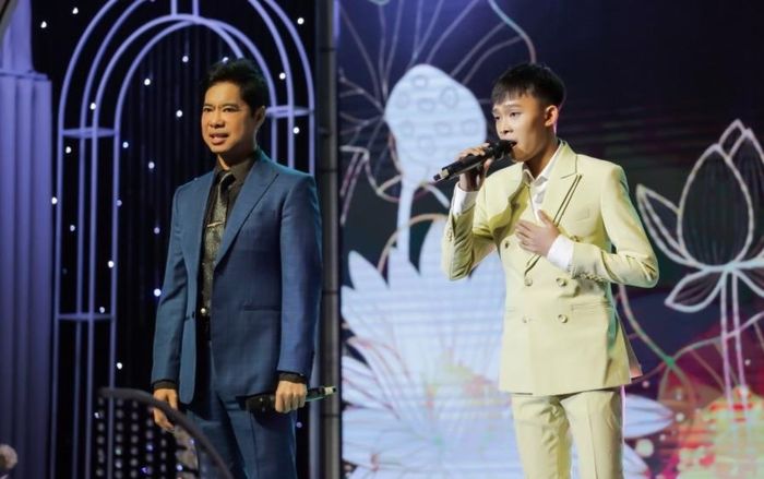 Sau Hồ Văn Cường, Ngọc Sơn hiếm hoi 'phá lệ' làm điều đặc biệt trong chuyến lưu diễn nước ngoài