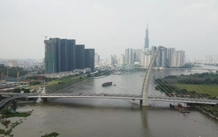 Dừng, đậu xe trên cầu Thủ Thiêm 2 ngắm cảnh có thể bị phạt tiền