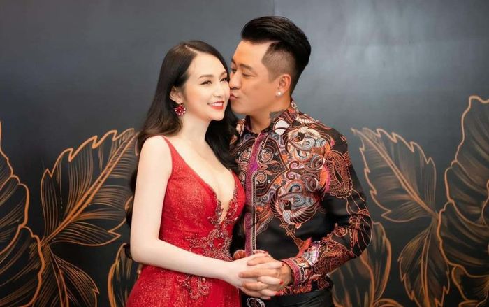 Khối tài khủng 'vạn người ước' của vợ chồng Tuấn Hưng: Thành công trong nghệ thuật lẫn kinh doanh