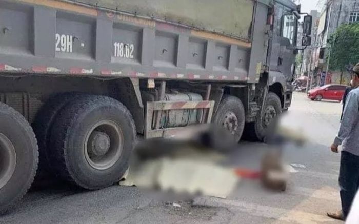 3 mẹ con đi xe máy tử vong sau tai nạn, có 1 cháu bé từng bị trao nhầm cách đây 11 năm