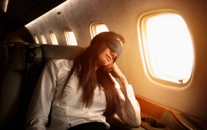 Mẹo giúp du khách dễ dàng chìm vào giấc ngủ khi ở trên máy bay