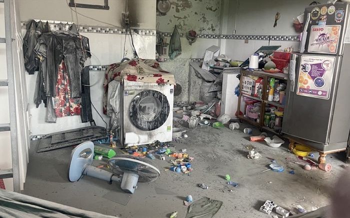 Nổ lớn tại phòng trọ khiến người đàn ông nguy kịch, 2 đứa trẻ la hét hoảng loạn