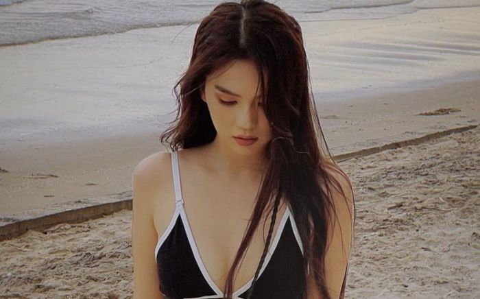 Diện bikini đẹp là thế nhưng Ngọc Trinh vẫn buồn vì điều này
