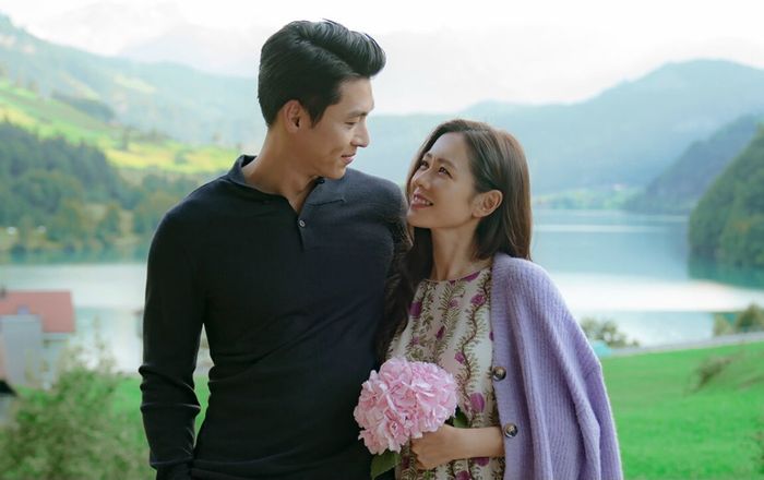 Netizen bắt gặp vợ chồng Hyun Bin - Son Ye Ji vào bệnh viện, chuyện gì đây?