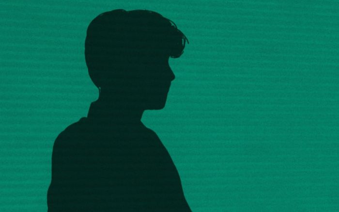 Một nam ca sĩ bị bắt khẩn cấp vì liên quan đến băng đảng tội phạm