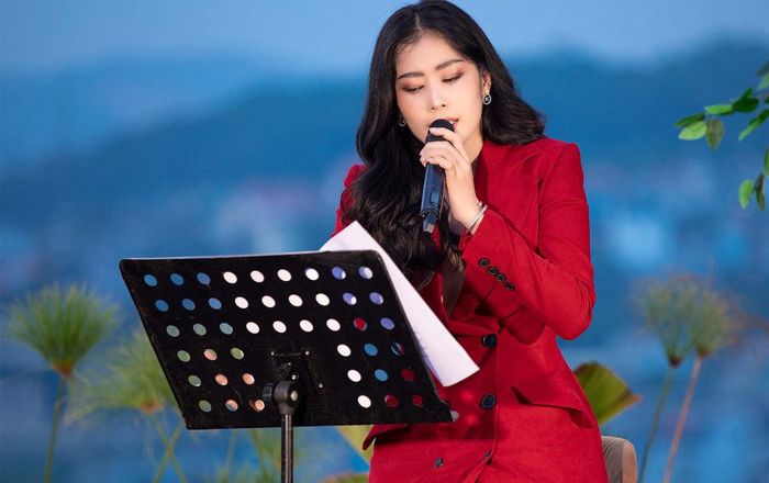 Hóa ra đây là lý do khiến Nam Em không bao giờ đứng khi hát, nghe xong ai nấy cũng đều đồng cảm!