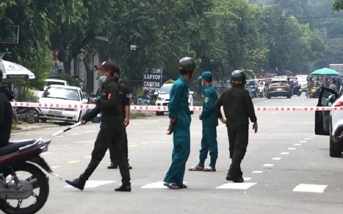 Bình Dương: Người đàn ông đâm gục hai vợ chồng rồi về nhà tự thiêu