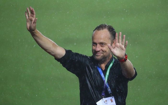 Ông Park lập 'siêu kỷ lục', Thái Lan thắng đậm Campuchia vẫn kém xa U23 Việt Nam