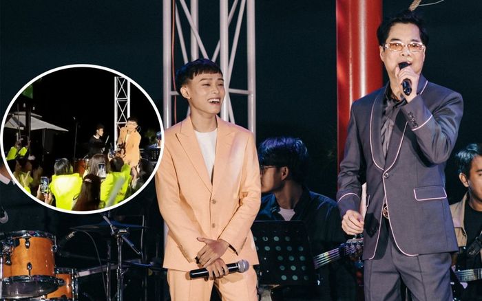 Hồ Văn Cường có hành động ghi điểm khi bị FC nắm tay chặt mãi không buông