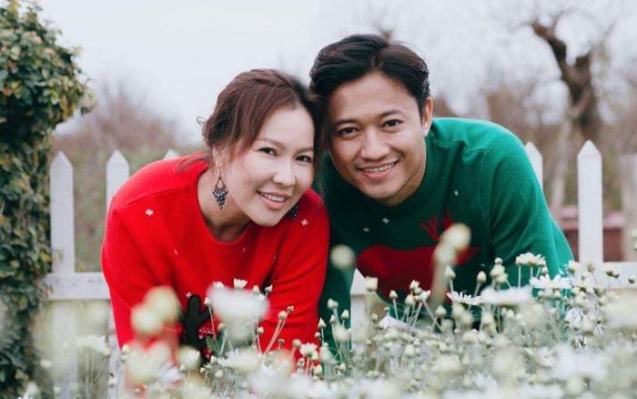 Gặp bình luận ác ý về việc chăm chồng, vợ diễn viên Quý Bình nhẹ nhàng lên tiếng: 'Chị không có khổ'