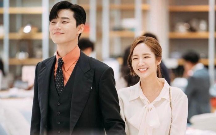 Park Min Young và Park Seo Joon mặc đồ như cô dâu - chú rể, netizen được dịp 'đẩy thuyền' tới bến