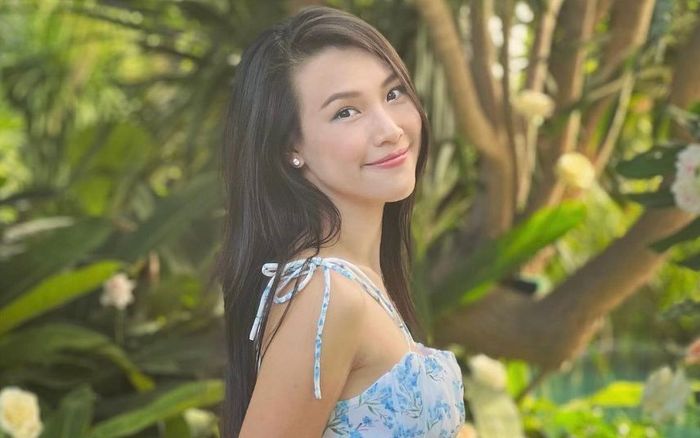 Hậu ly hôn, Hoàng Oanh khoe nhan sắc ngày càng thăng hạng, chồng cũ để lại bình luận gây chú ý