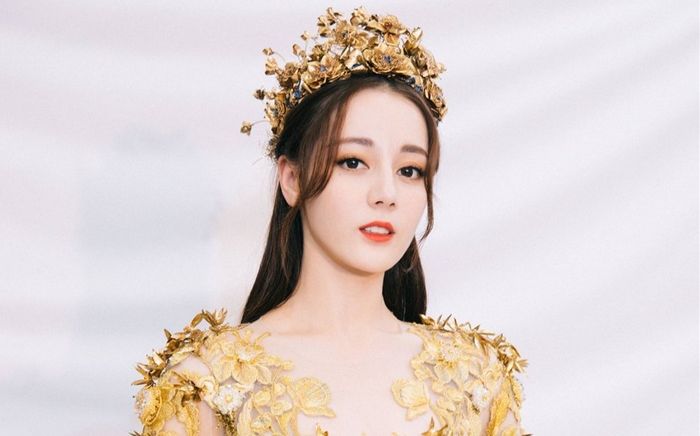 Kim Ưng thay đổi loạt giải thưởng, Địch Lệ Nhiệt Ba bất ngờ bị netizen réo tên vì lý do này