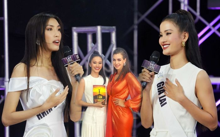 Màn hùng biện tiếng Anh giữa Hương Ly và Nguyễn Oanh: Level của cô bé chăn trâu áp đảo đối thủ