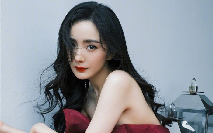 Một sao nữ bắt chước hành động này của Dương Mịch nhưng bị khán giả chê cười