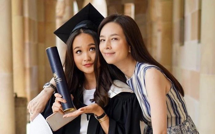 Phong cách thời trang cá tính của con gái bà Madam Pang