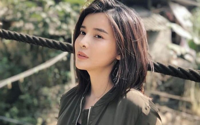 Tuổi thơ đầy 'sóng gió' của Cao Thái Hà mà ít ai biết đến: Ba mẹ ly hôn, gia đình phá sản