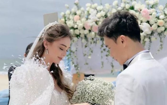 Bạn thân tiết lộ lý do bố mẹ vợ Bùi Tiến Dũng vắng mặt trong đám cưới