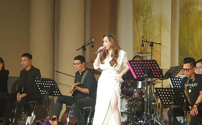 Clip: Hồ Quỳnh Hương tái hiện loạt hit một thời của thế hệ 8X sau 11 năm vắng bóng