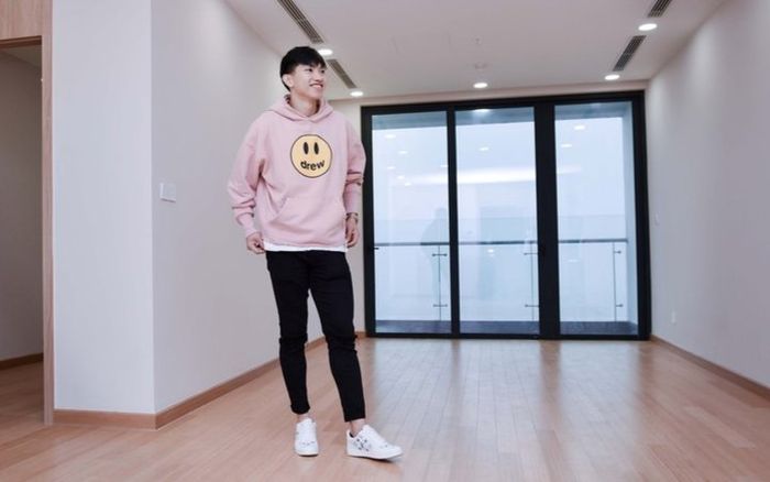 Chốn đi về của dàn tuyển thủ đội tuyển Việt Nam: Văn Hậu sắm hẳn căn hộ, Đức Chinh xây 'biệt phủ'