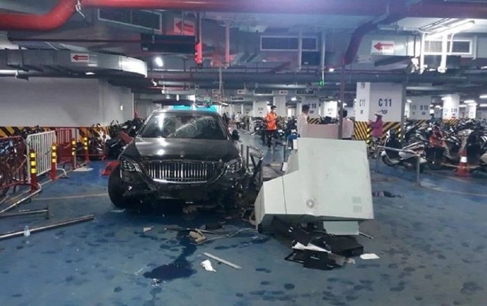 Vụ Maybach tông loạt xe máy trong hầm: Công an nói gì trước nghi vấn 'bảo vệ nhận lỗi thay chủ xe'?