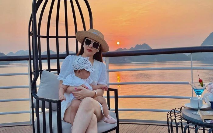 Phanh Lee khoe được ông xã thiếu gia chiều như 'bà hoàng', nhan sắc bà mẹ 1 con ngày càng thăng hạng