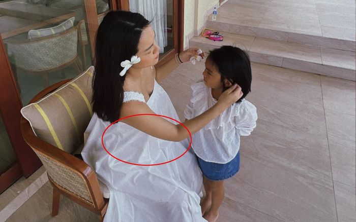 Thêm dấu hiệu chứng minh Phạm Quỳnh Anh đang mang thai lần 3
