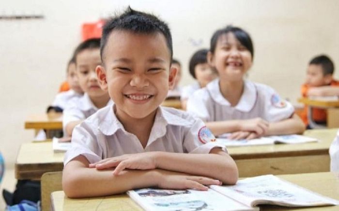 Bài văn miêu tả chị gái 'nhà người ta' của cậu bé tiểu học khiến dân mạng không nói nên lời