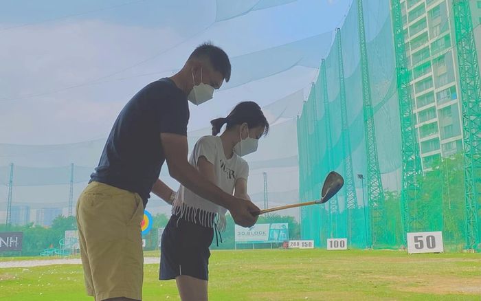Hình ảnh hiếm hoi của ái nữ nhà Công Vinh-Thủy Tiên: Cao gần bằng bố, ngày càng giống mẹ