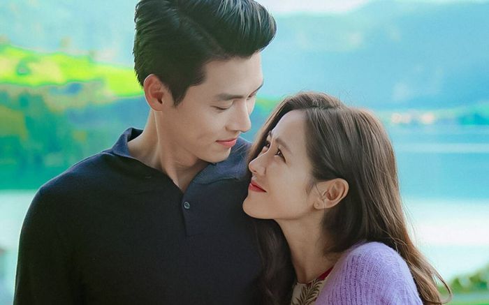 'Cục cưng' nhà Hyun Bin - Son Ye Jin lộ diện siêu đáng yêu sau đám cưới thế kỷ