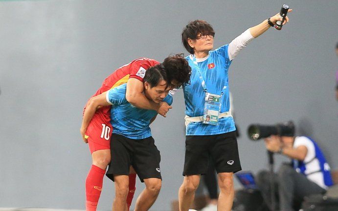 Thông tin mới nhất về tình trạng chấn thương của thủ môn Văn Toản và Danh Trung