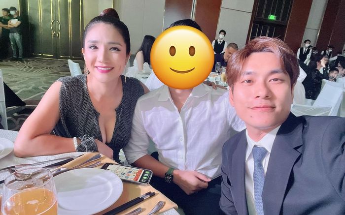 Kiều Minh Tuấn lần đầu lộ diện trước đám đông hậu ồn ào chia tay Cát Phượng: Thần thái điển trai hút hồn