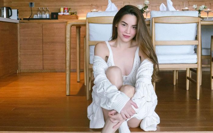 Khoe bị Kim Lý 'hành xác', Hà Hồ khiến dân tình hú vía với màn tạo dáng gây đỏ mặt