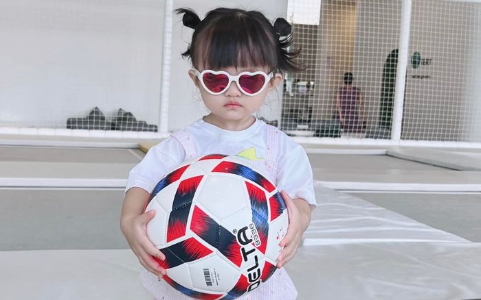 'Chị đại' nhà Đông Nhi lên đồ cực thần thái, còn được ví von là truyền nhân của Ông Cao Thắng