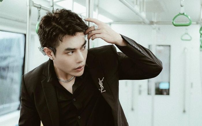 Vợ Lê Dương Bảo Lâm nghi ngờ chồng đang 'gian gian, díu díu, mập mờ' vì lý do này