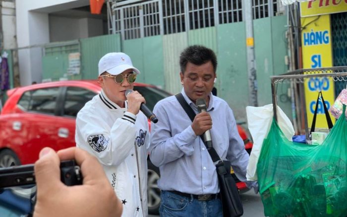 Đàm Vĩnh Hưng đích thân quyên góp chữa mắt cho chàng trai khiếm thị có giọng hát giống mình