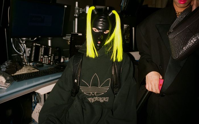 Balenciaga: Kẻ dị biệt tiên phong hay 'tội đồ' phá hoại thời trang cao cấp?