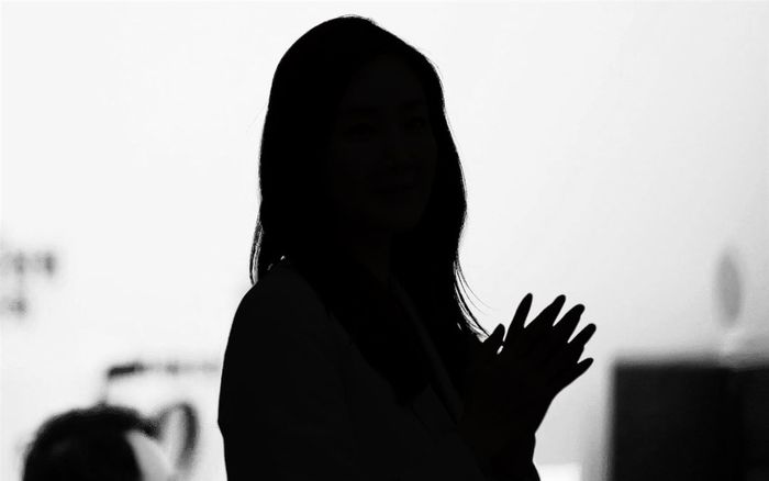 Một nữ diễn viên nổi tiếng bị chồng tấn công đến mức nhập viện ngay trước cửa nhà