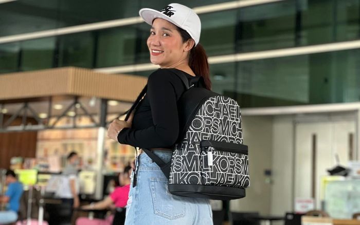 Hết đăng ảnh hở bạo, MC Cát Tường lại hỏi khó dân mạng: 'Giá của tôi là bao nhiêu vậy?'