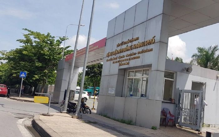 Ném con trai 2 tháng tuổi từ tầng 5 bệnh viện xuống đất, người mẹ khai gì tại Cơ quan Công an?