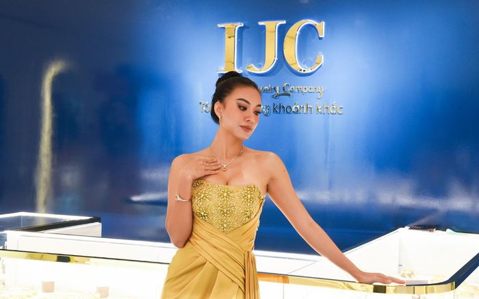 Á hậu Kim Duyên tham dự lễ khai trương showroom thứ 50 của thương hiệu IJC