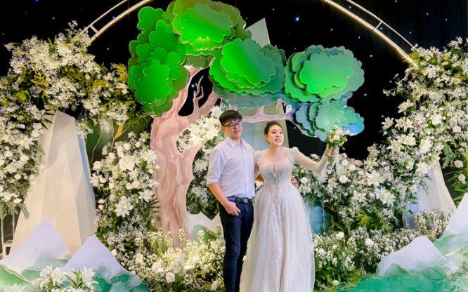 Diễn viên Hồ Bích Trâm hoá công nương trong siêu tiệc cưới do Simon Tứ đạo diễn