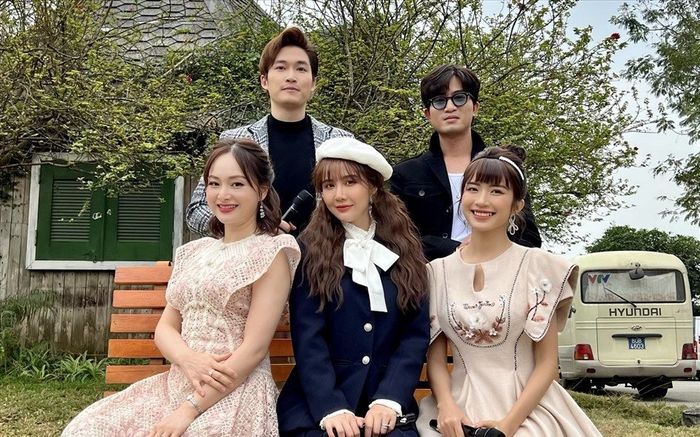 Thương Ngày Nắng Về lộ tập cuối, phá luôn kỷ lục của Hương Vị Tình Thân