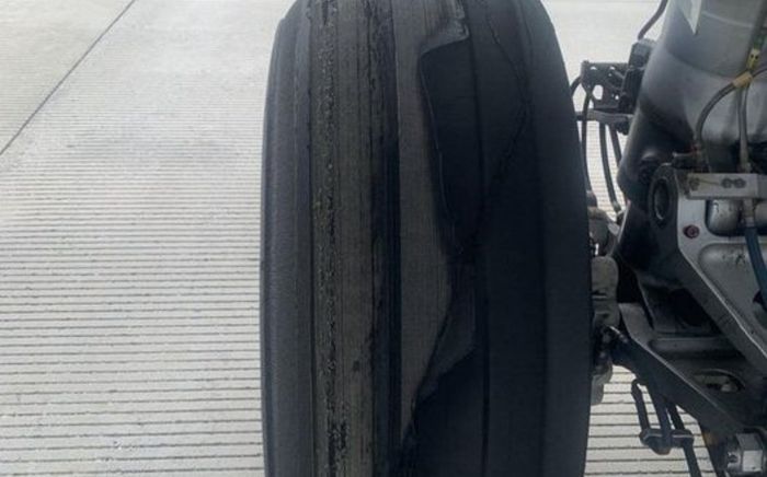 Phát hiện mảng cao su bong ra đường băng sau khi máy bay của Bamboo Airways vừa cất cánh, nghi rách lốp