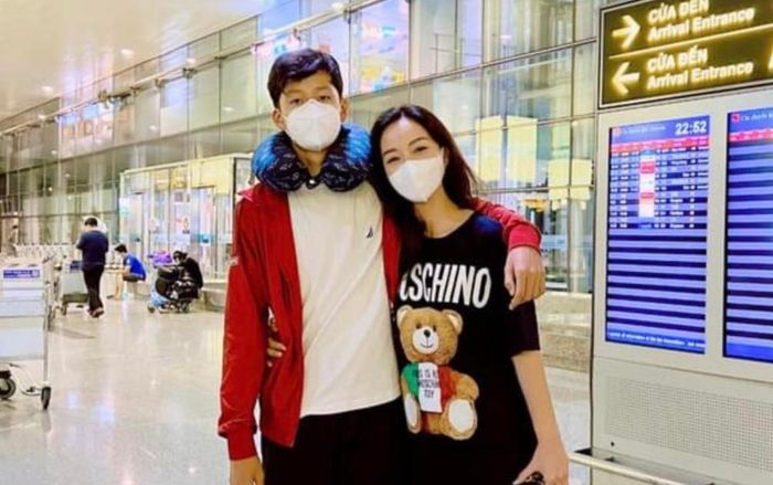 Jennifer Phạm gặp lại con trai sau ba năm xa cách, ngoại hình quý tử gây chú ý