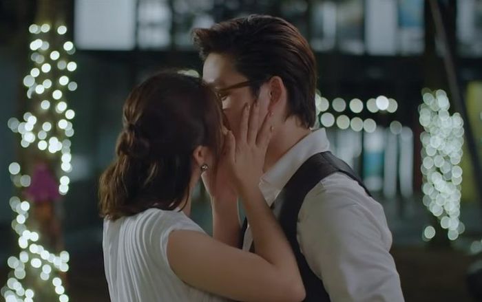 Thương Ngày Nắng Về tập 39: Sững sờ với món quà 'khổng lồ' mà Duy (Đình Tú) cầu hôn Trang (Huyền Lizzie)