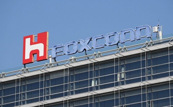 Foxconn gấp rút tuyển công nhân sản xuất iPhone 14 với mức lương cực hấp dẫn