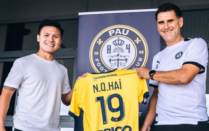 Quang Hải chính thức mặc áo số 19 ở Pau FC, nhận lương kém xa Đoàn Văn Hậu?